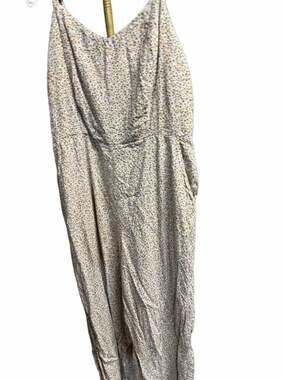194 Old Navy Sleeveless Floral Print Jumpsuit with Pockets L